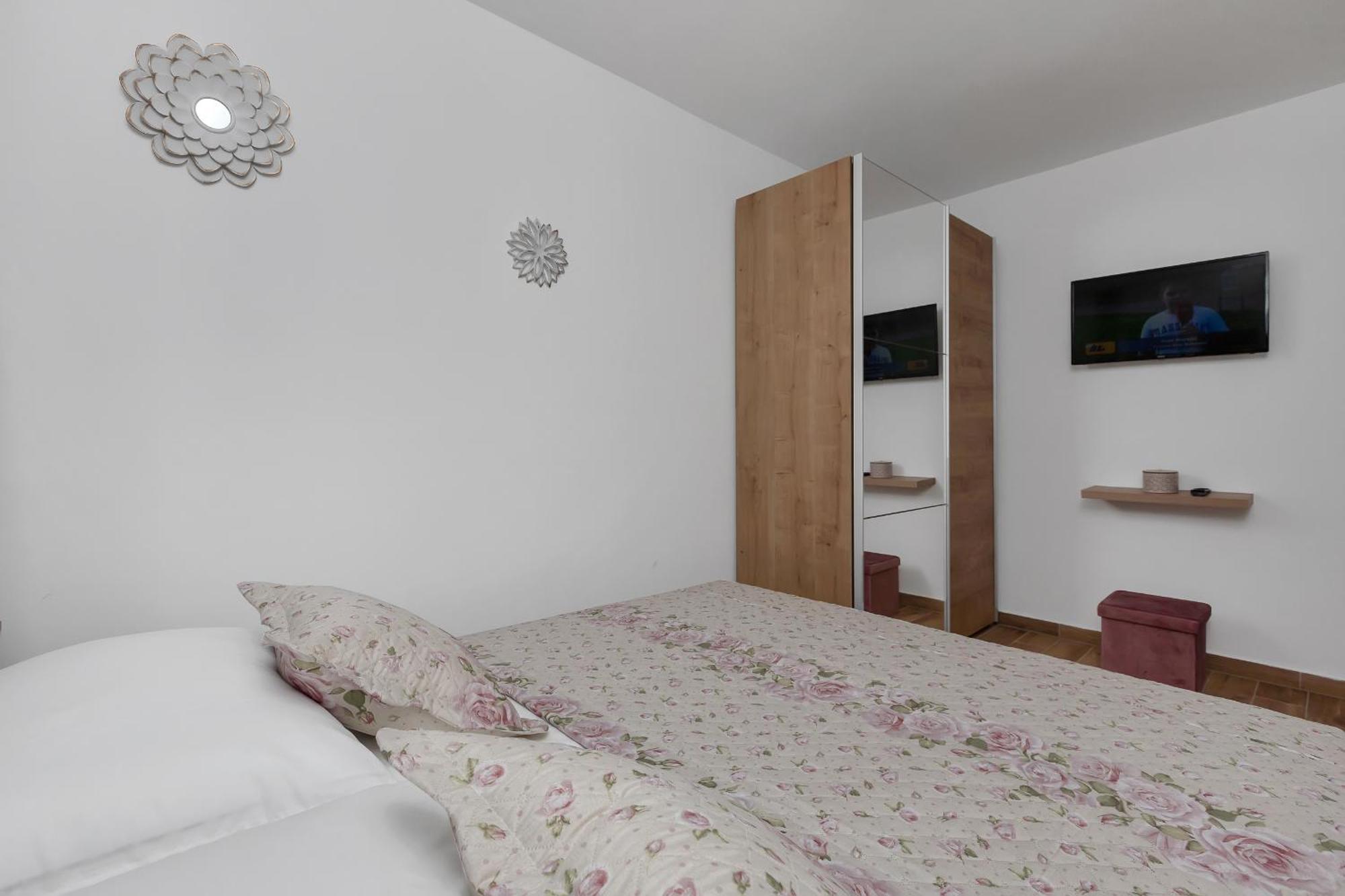 Holiday Home Danica Ozici Екстер'єр фото